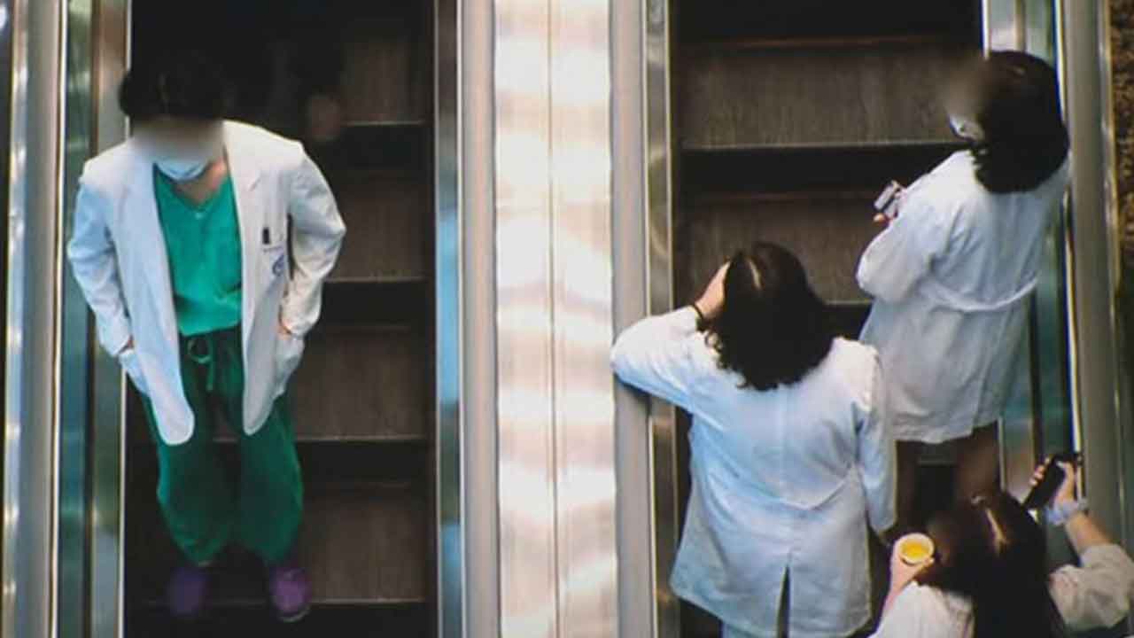 의사가운 입고 병원서 1,600만 원어치 훔친 방사선사 징역형