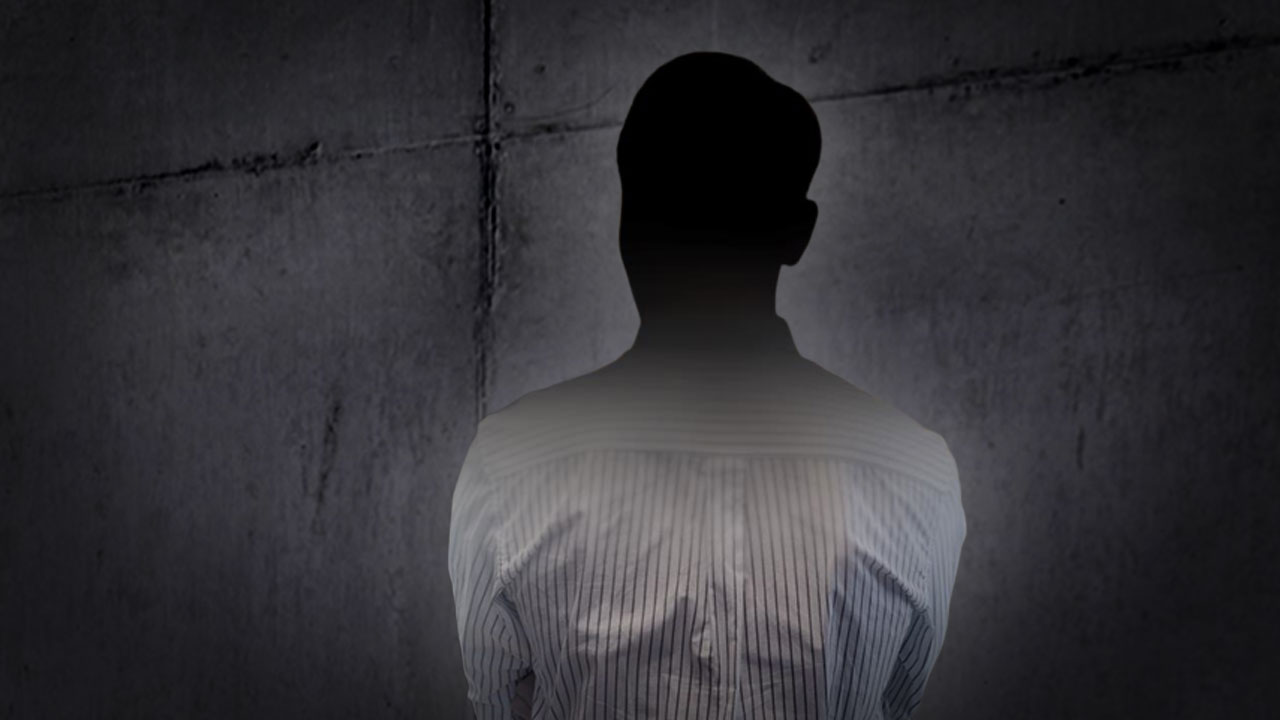 공원 앞 벤치에서 신체 노출한 30대 남성 교사 송치