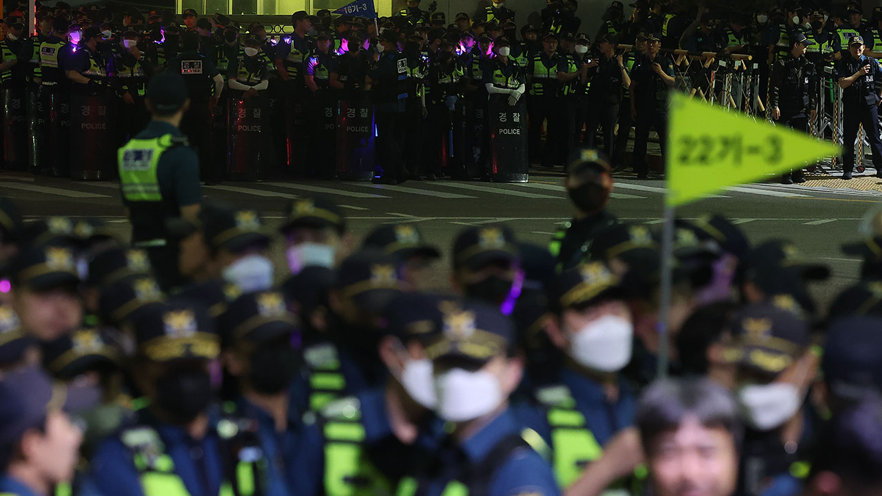토요일 서울 도심서 대규모 집회·행진‥경찰 "대중교통 권장·혼잡 구간 우회"
