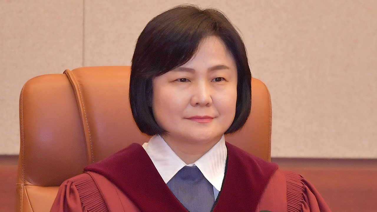 이은애 헌법재판관, 헌법재판소장 권한대행으로 선출