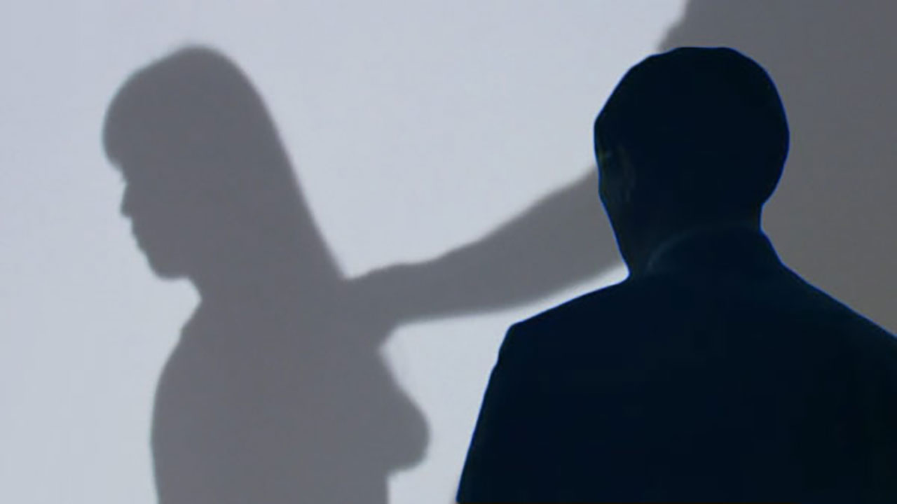 수능날 회식 마치고 귀가하는 동료 교사, 성추행 혐의 교장 검거