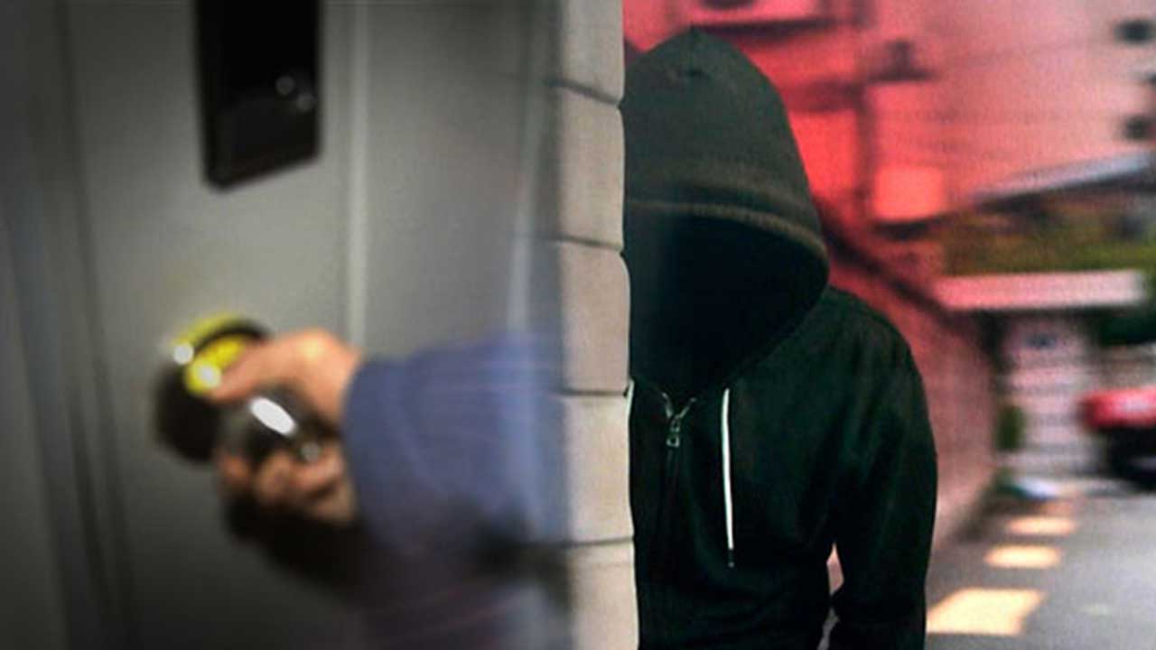 우연히 본 여성 미행해 주택 침입한 20대 스토커 검거‥50여 일간 범행 준비 