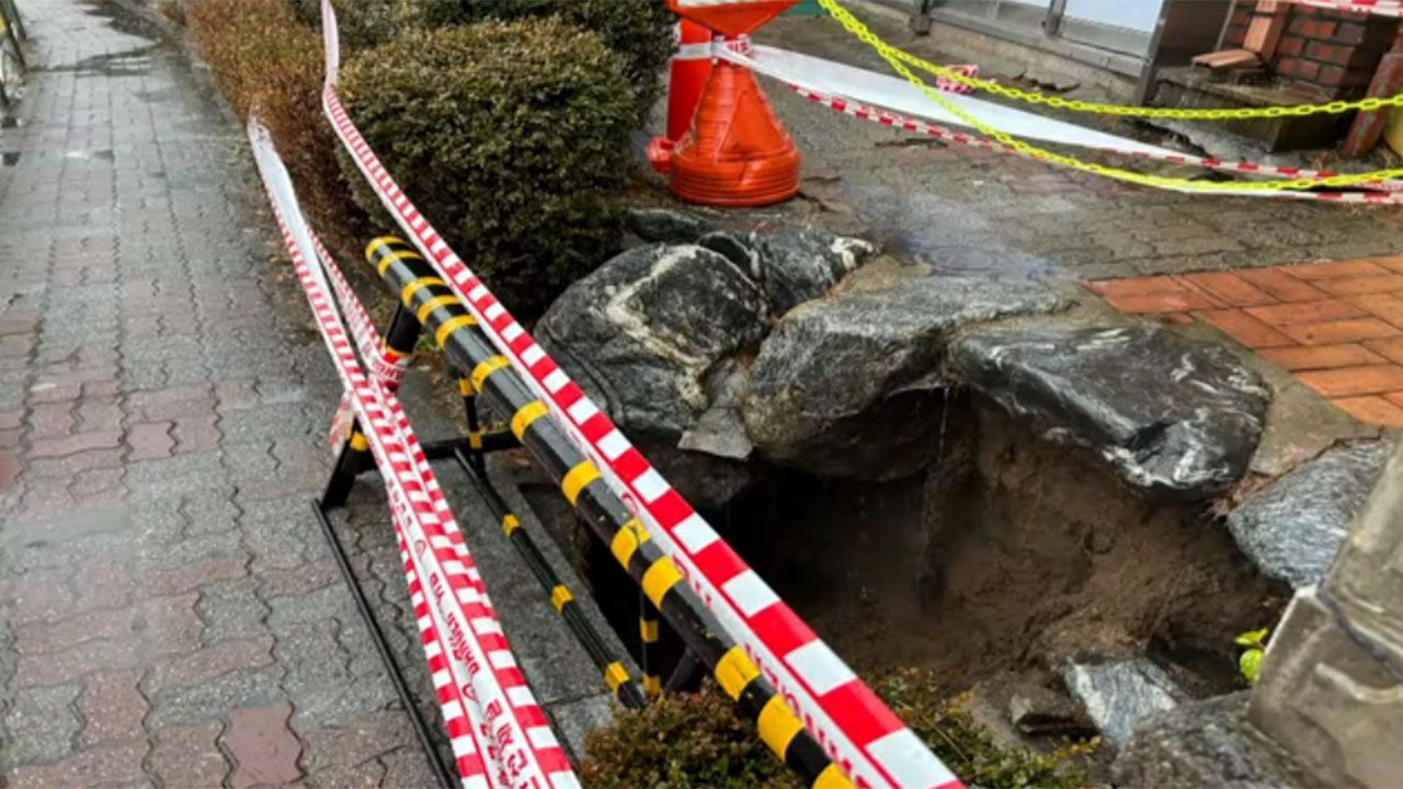 경기 의정부 호원동 깊이 1미터 싱크홀 발생‥부상자 없어