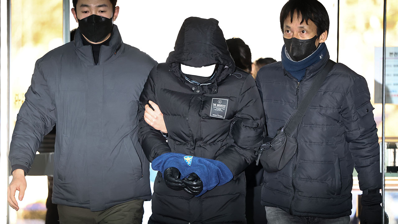 '경복궁 담벼락 낙서' 10대 구속영장 기각‥20대 모방범은 구속