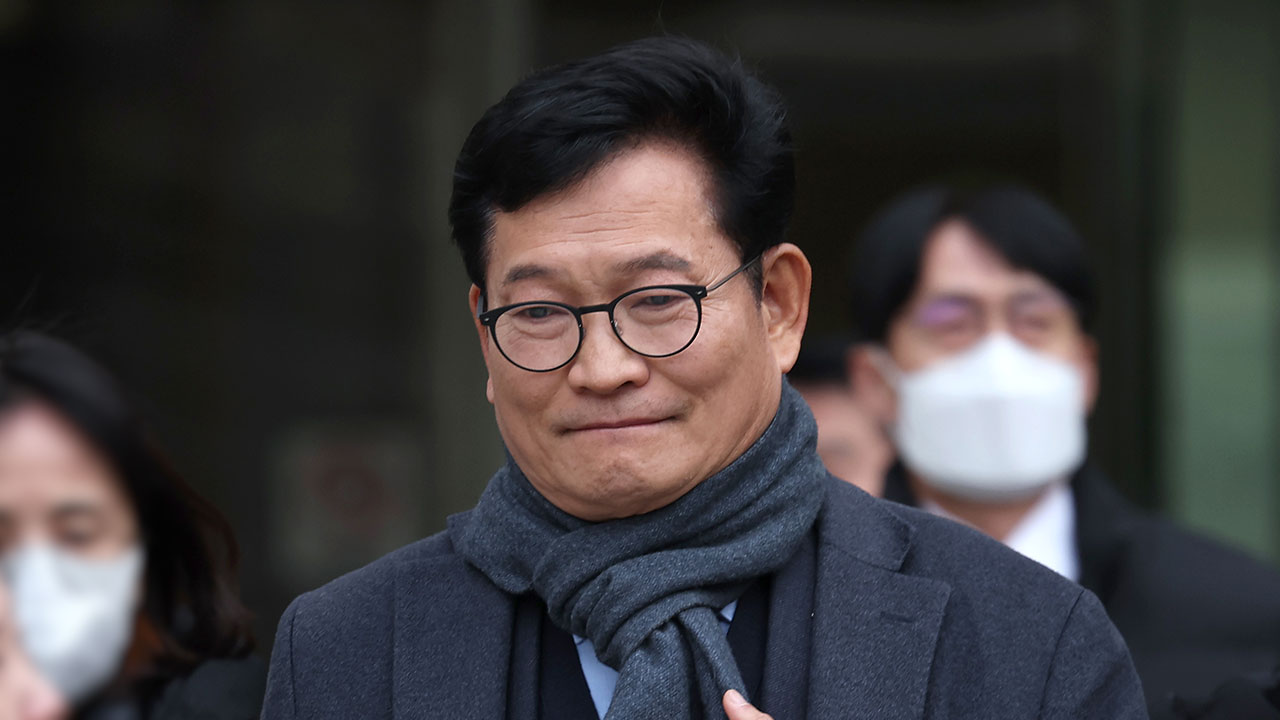 소환 불응하던 송영길 "오늘만 출석해 진술거부권 행사할 것"