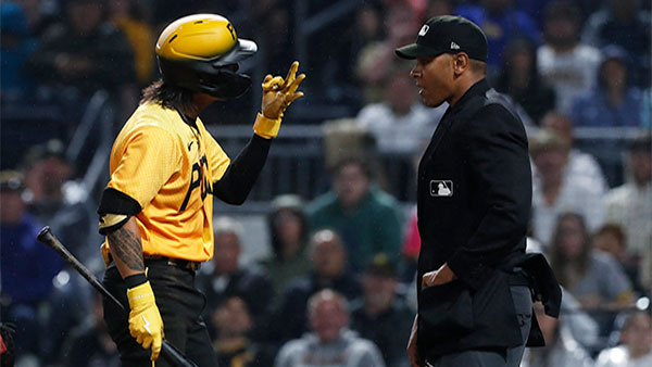 김하성, 시즌 세 번째 3안타 경기‥배지환은 판정 항의하다 퇴장 