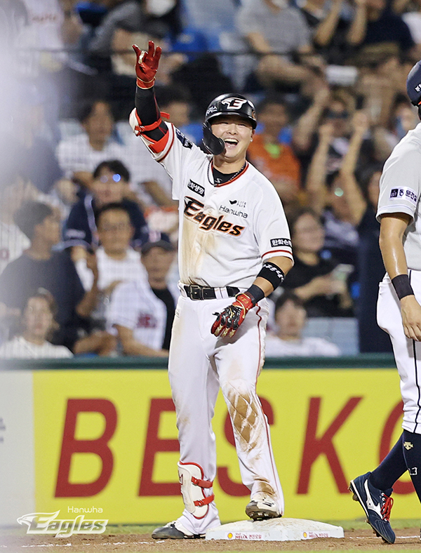 8년 무명 딛고 주전으로‥한화 이도윤 "첫 응원가, 너무 좋아요"