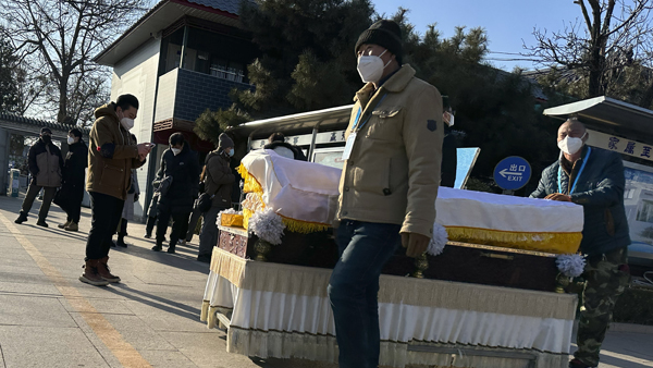 중국, 코로나19 사망자 폭증에 아우성‥"시스템 마비"