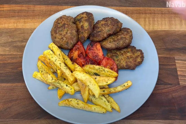 이란, 이번엔 유명셰프 체포‥"고기튀김으로 군부실세 폭사 조롱"