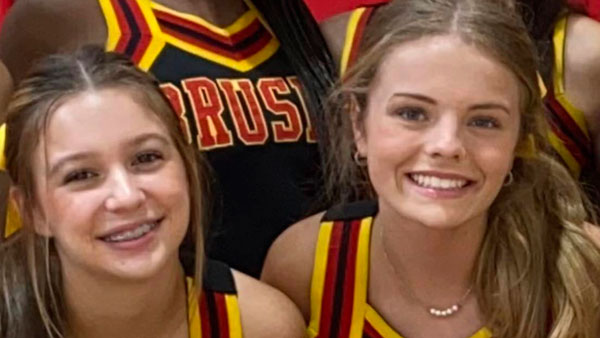 미국서 경찰차가 용의자 추격하다 엉뚱한 차 충돌‥3명 사상 