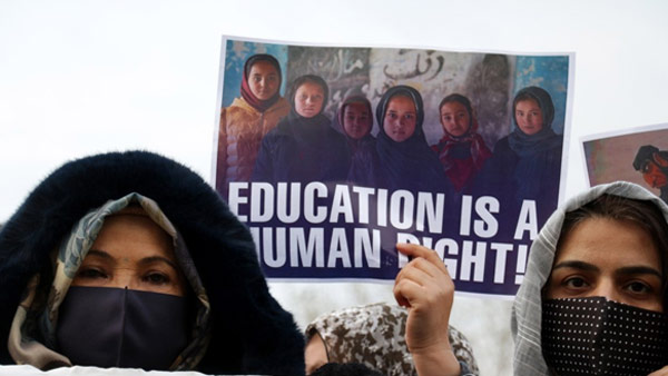 탈레반 "여성은 대학 입학시험 응시 금지"