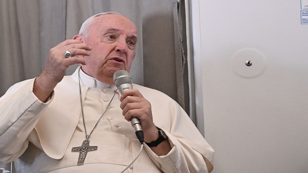 프란치스코 교황 "모든 사람과 영적으로 가까이"‥각국 애도, 지원 쇄도