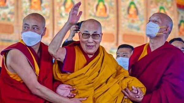 달라이 라마 '소년에게 키스 요구' 영상 논란에 사과