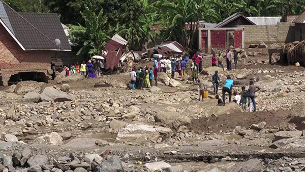대홍수에 사흘동안 떠다닌 아기‥민주콩고 참사서 기적적 생존