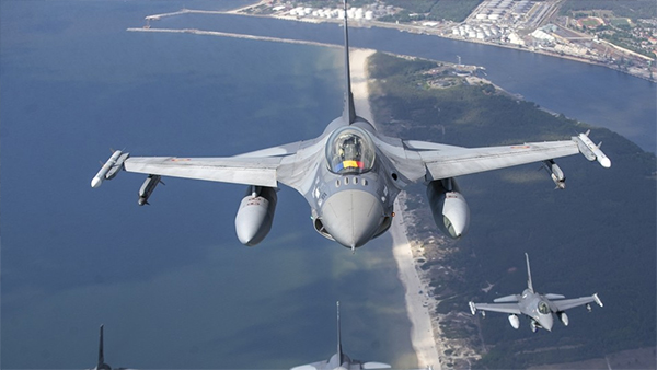"우크라 조종사 F-16 훈련, 수일내 개시"‥영국서 첫발 뗄 듯