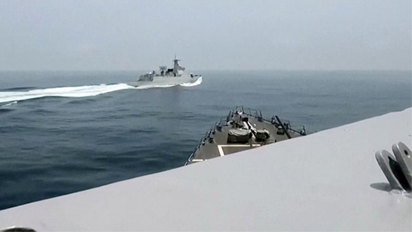 중국 군함의 아찔한 접근‥미 해군, 동영상 공개