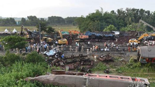 인도 '열차 참사' 사망자 288명으로 늘어‥83구 신원 미확인