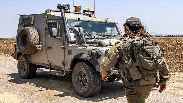 이스라엘군, 시리아 중부 지역 공습‥"이란 혁명수비대원 사망"
