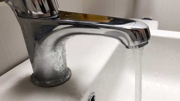 "美 수돗물 절반가량, 발암물질로 알려진 과불화화합물에 오염"