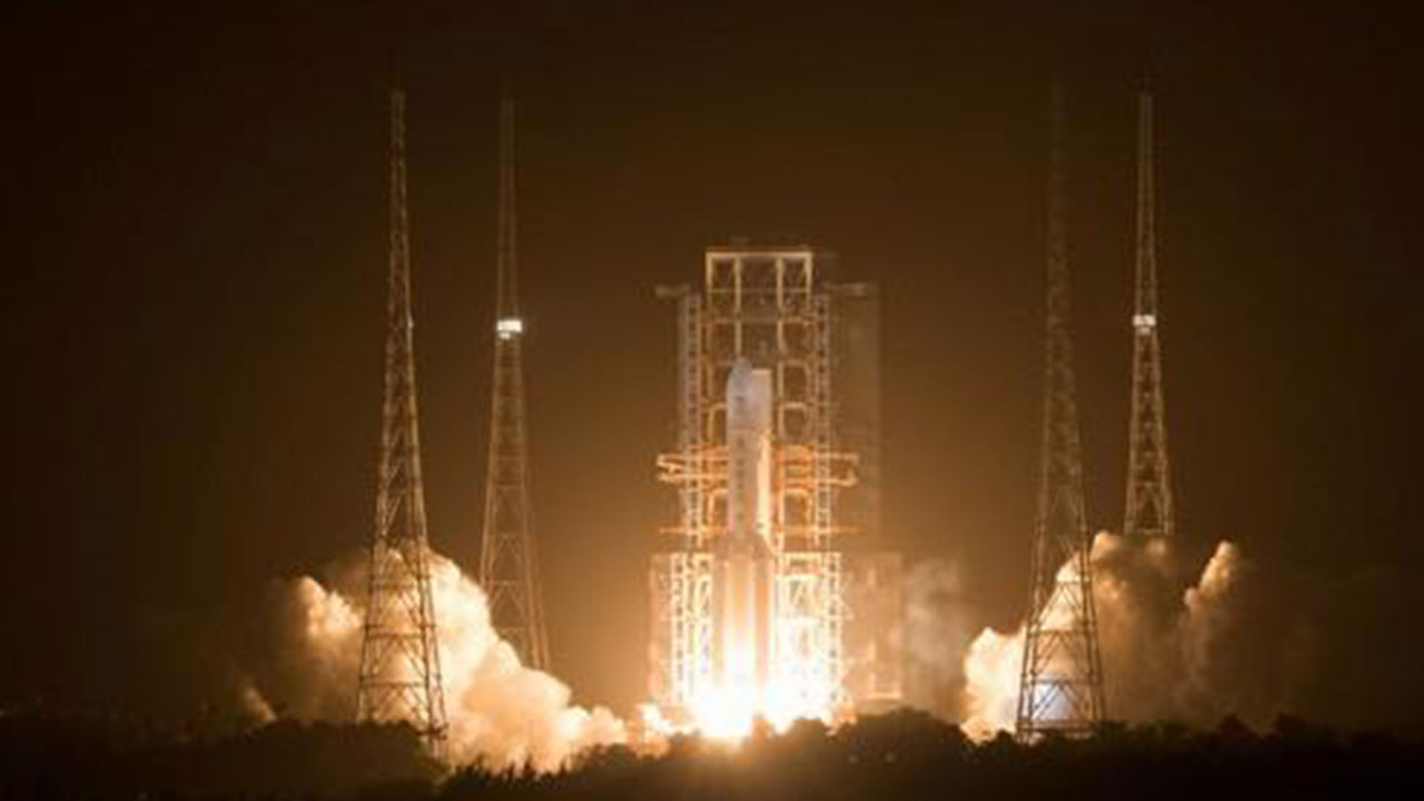 중국, '우주굴기' 가속‥"내년 달 뒷면 샘플 채취 탐사선 발사"