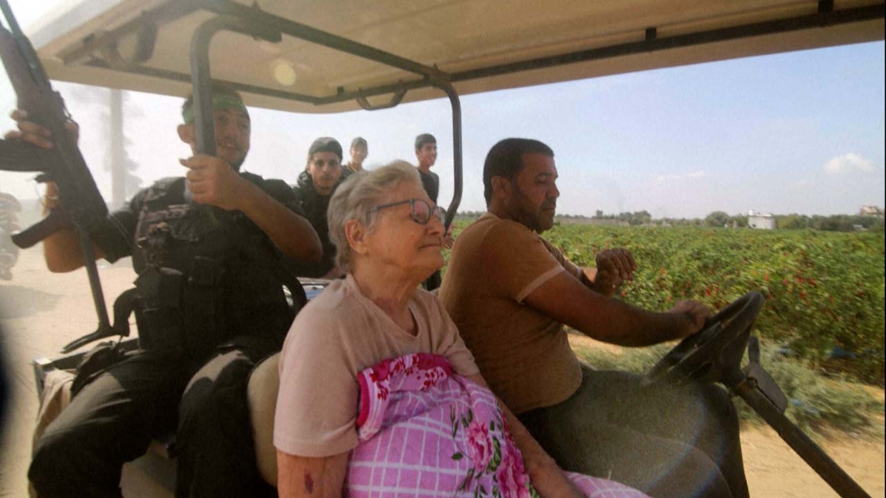 풀려난 인질 13명‥85살 할머니부터 2살, 4살 자매까지