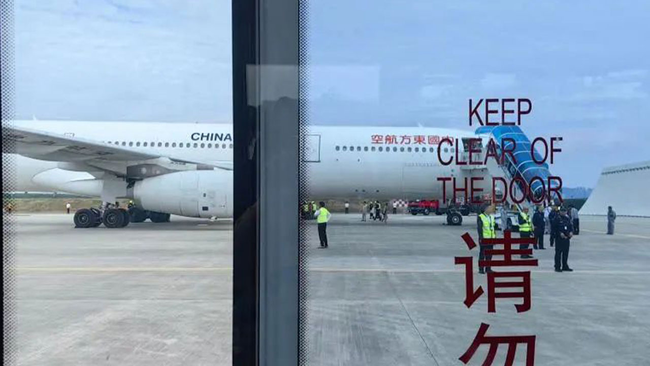 상하이 출발 홍콩행 중국 여객기, 고장으로 비상착륙