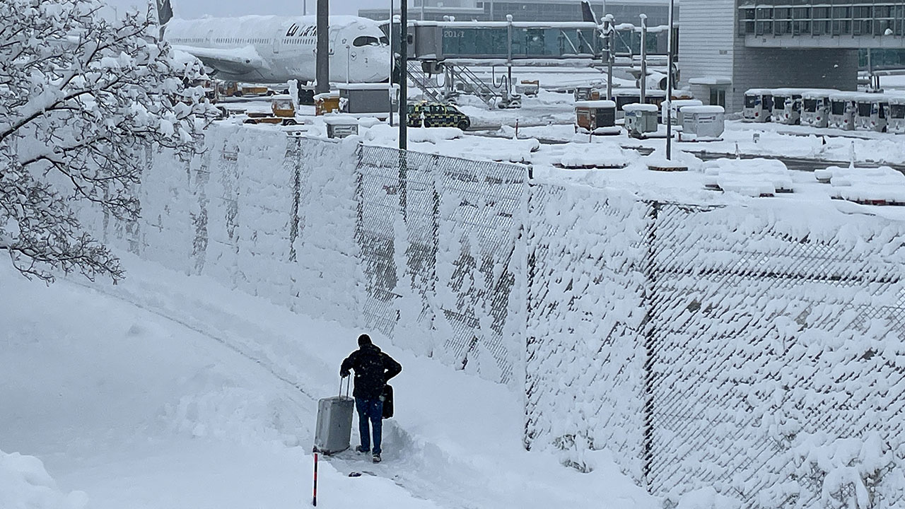 '폭설' 뮌헨공항 운영 부분 재개‥ 한국인 수십명 사흘째 발묶여