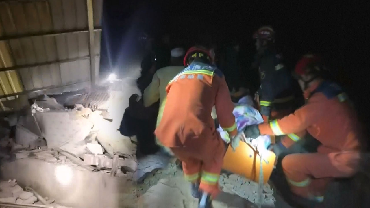 중국 간쑤성 규모 6.2 지진‥111명 사망·100여 명 부상