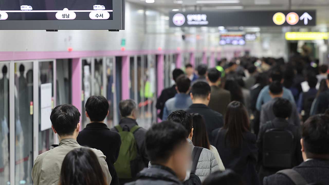 평일 운행 시작한 GTX-A‥오전 9시까지 1천900여 명 이용