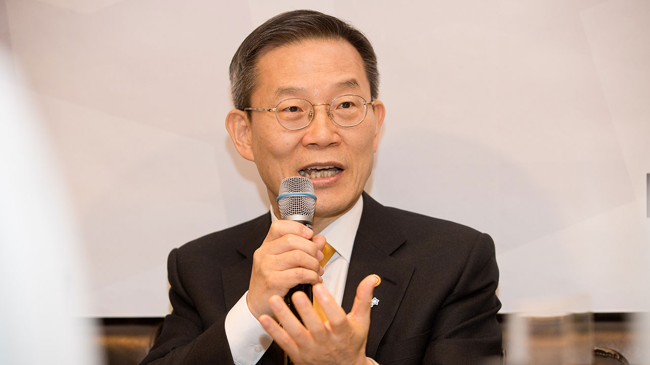 이종호 과기 장관 "라인 문제, 부당대우 받지 않도록"