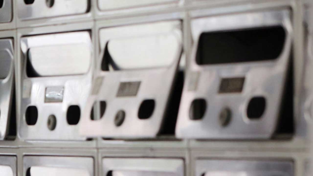 점점 줄어드는 종이우편‥"내년 우편적자 첫 2천억 원대"