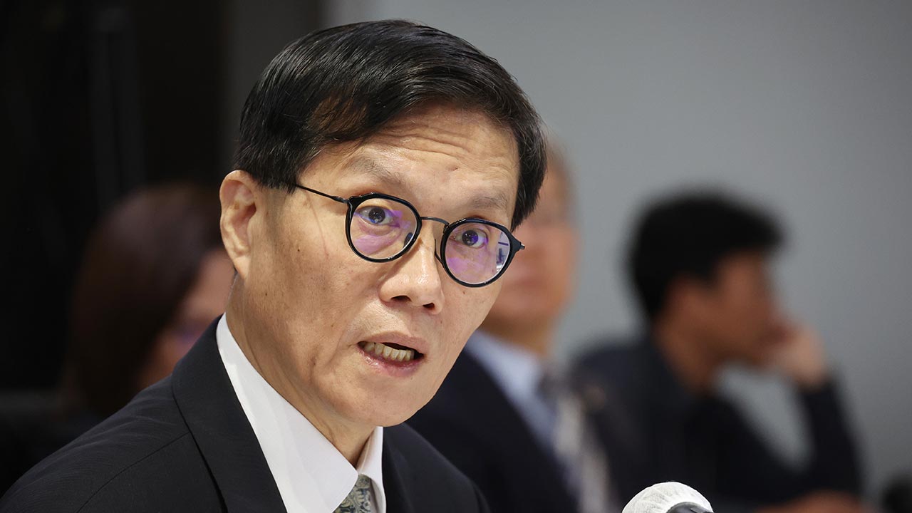 이창용 "주택 가격 완만히 메이저 바카라사이트 캡틴 가능성‥금리 인하 속도 신중히 결정"