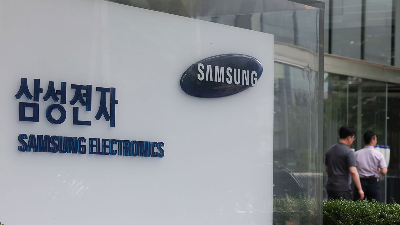 삼성전자, 5만 5천 원 또 '신저가'‥미국 대선 불확실성·HBM 격차 영향
