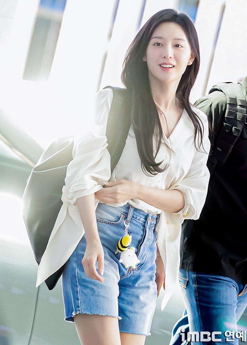 포토 김지원 태양의 윤명주