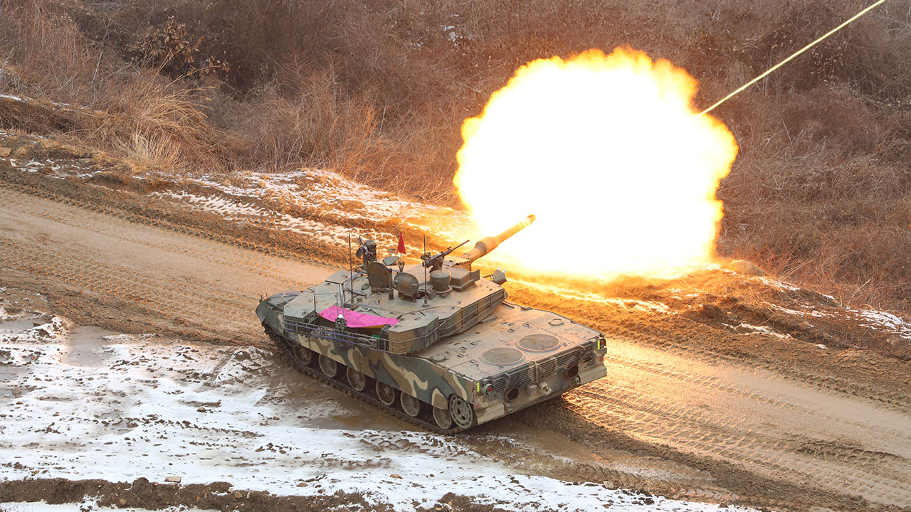 육군, 대규모 포탄 사격·전차 기동훈련‥이틀 연속 훈련 공개