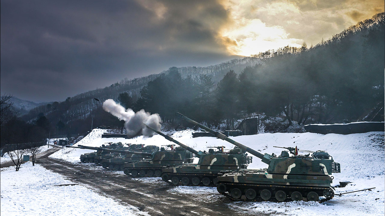 육군, 대규모 포탄 사격·전차 기동훈련‥이틀 연속 훈련 공개