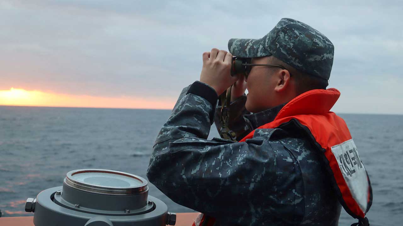 해군, 전 해역서 새해 첫 해상 사격·기동훈련 실시