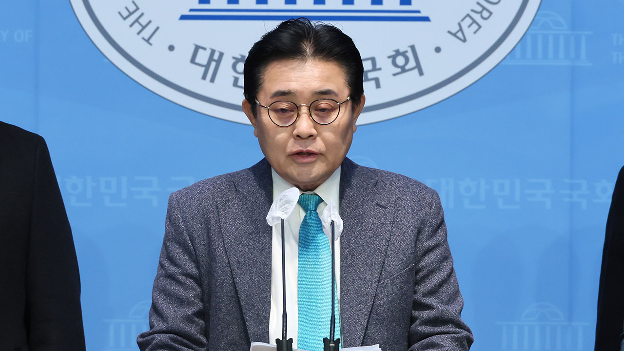 전병헌 전 청와대 정무수석 "충성 경쟁만 몰두‥민주당 탈당" 