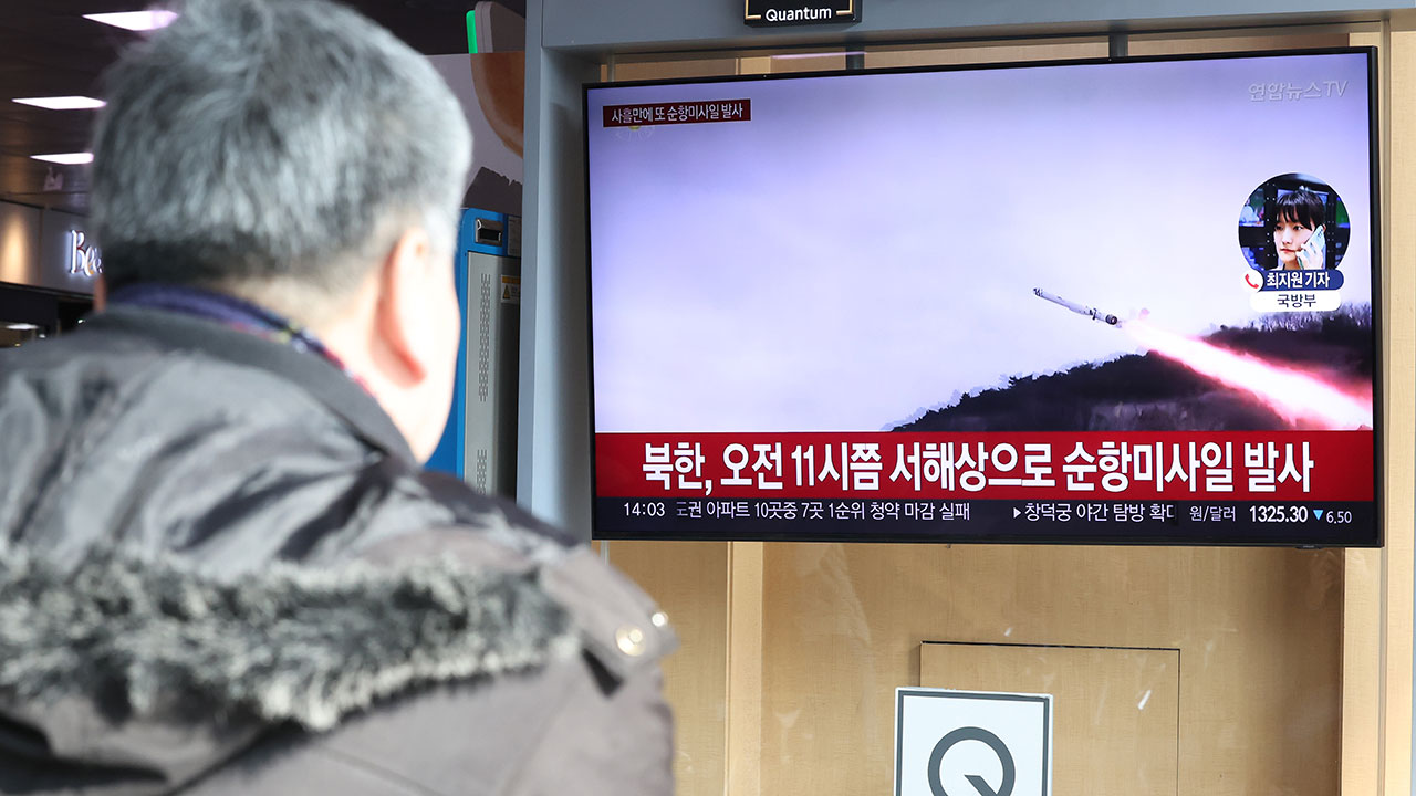북한 "어제 순항미사일 초대형 전투부 위력 시험 진행"