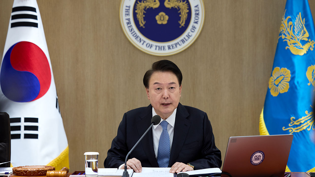 [MBC여론조사] '정부 견제론' 55%·'정부 지원론' 40%‥중도층서 견제론 높아