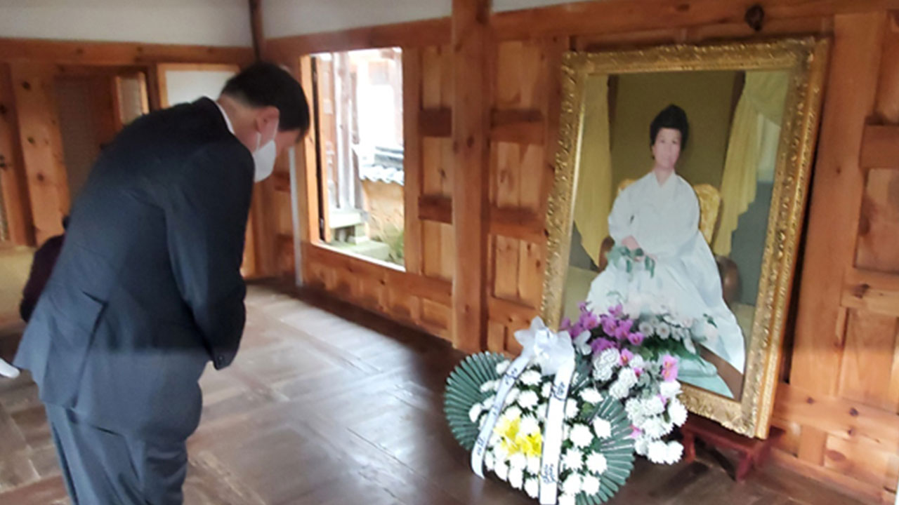 윤 대통령, 고 육영수 여사 생가 방문‥현직 대통령으로 첫 방문