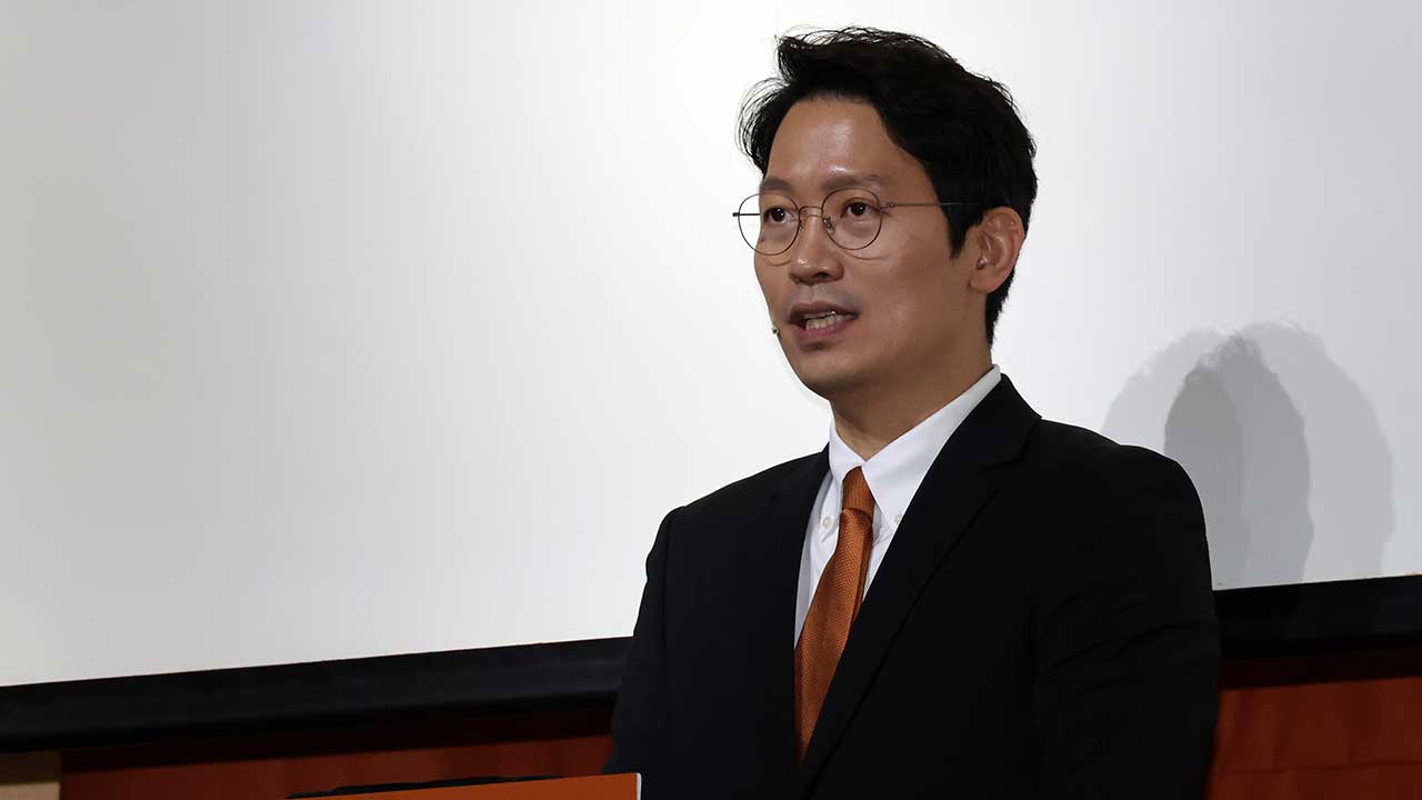 개혁신당 이기인 "윤석열, 잘못 인정 안 하려는 '금쪽이 대통령'"