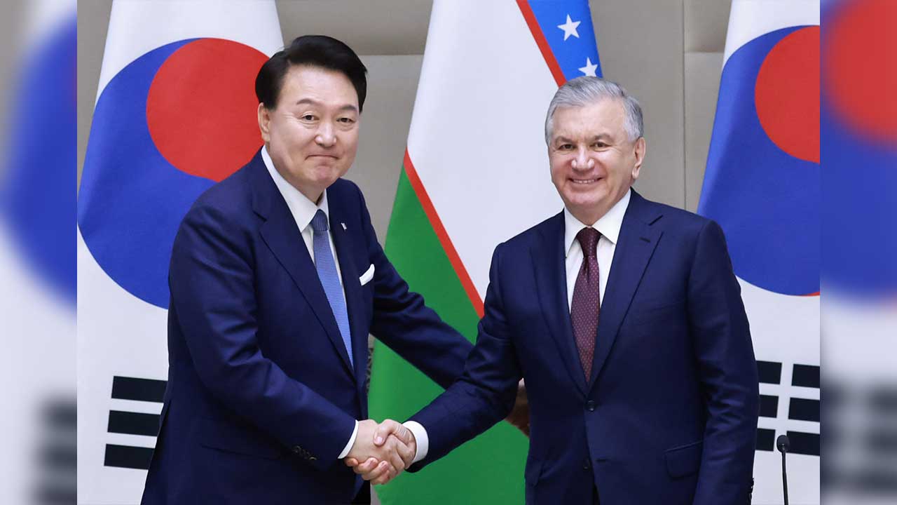 윤 대통령 "우즈베키스탄과 특별 전략적 동반자 관계 발전시키기로" 