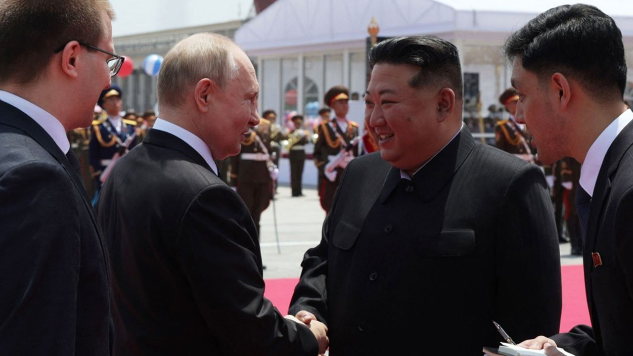 푸틴·김정은, 확대 정상회담 이어 단독 정상회담 개시