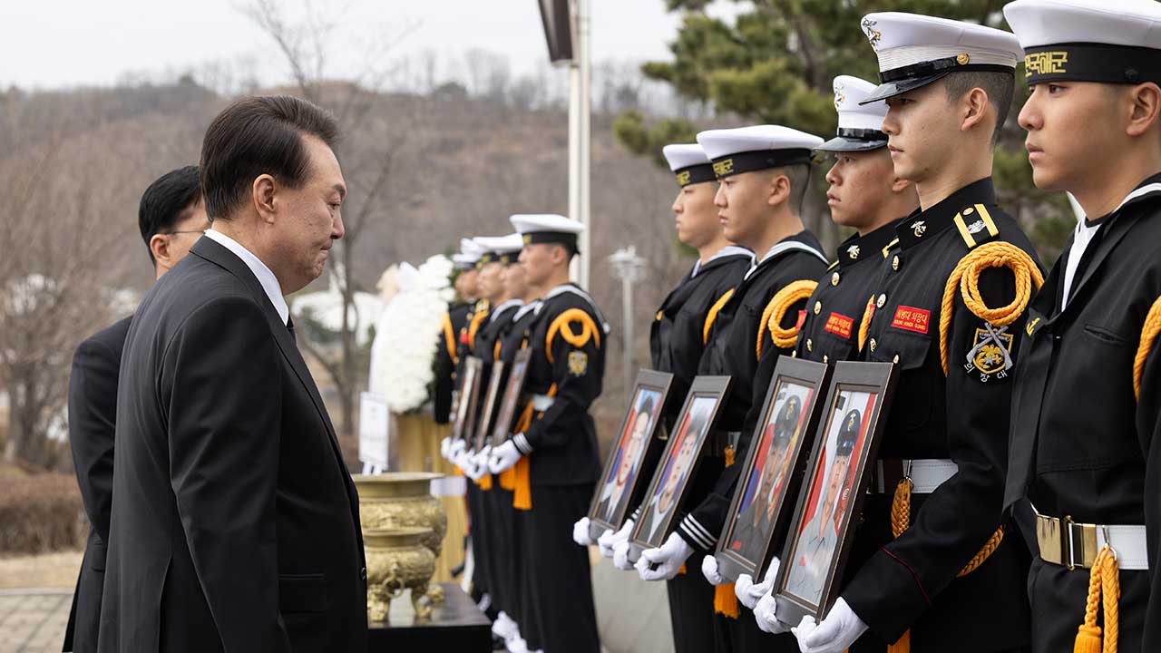 윤 대통령, 제2연평해전 승전기념일에 "평화는 힘으로 지키는 것"