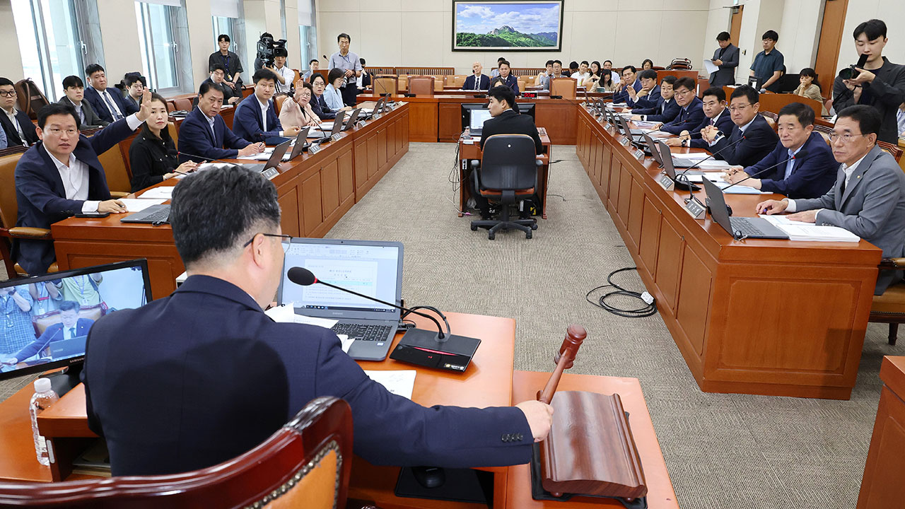 국회 환노위 소위, 야당 단독으로 '노란봉투법' 의결‥추가 논의하기로