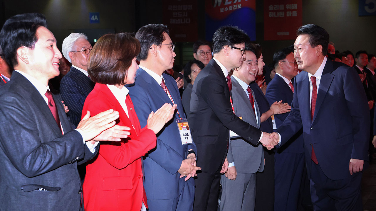 윤 대통령 내일 한동훈 대표 등 전대 출마자와 만찬"당정 대화합"