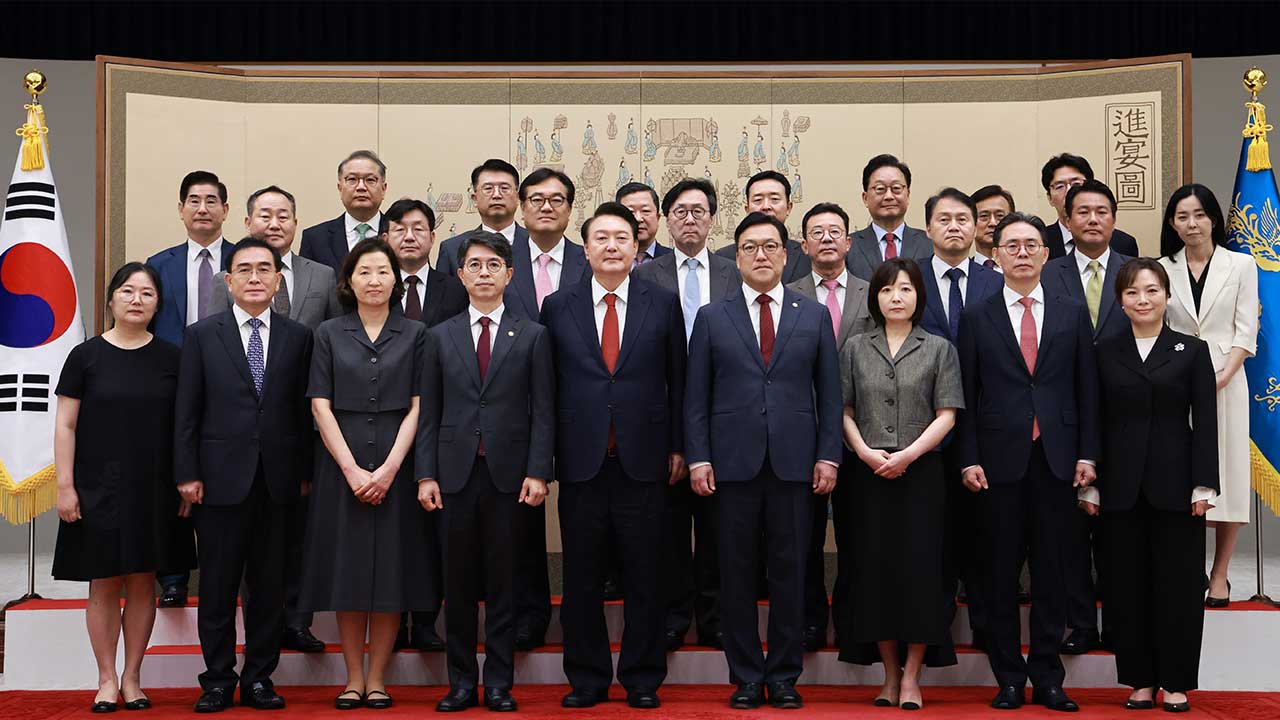 윤 대통령, 김완섭 환경부 장관·김병환 금융위원장 등에 임명장