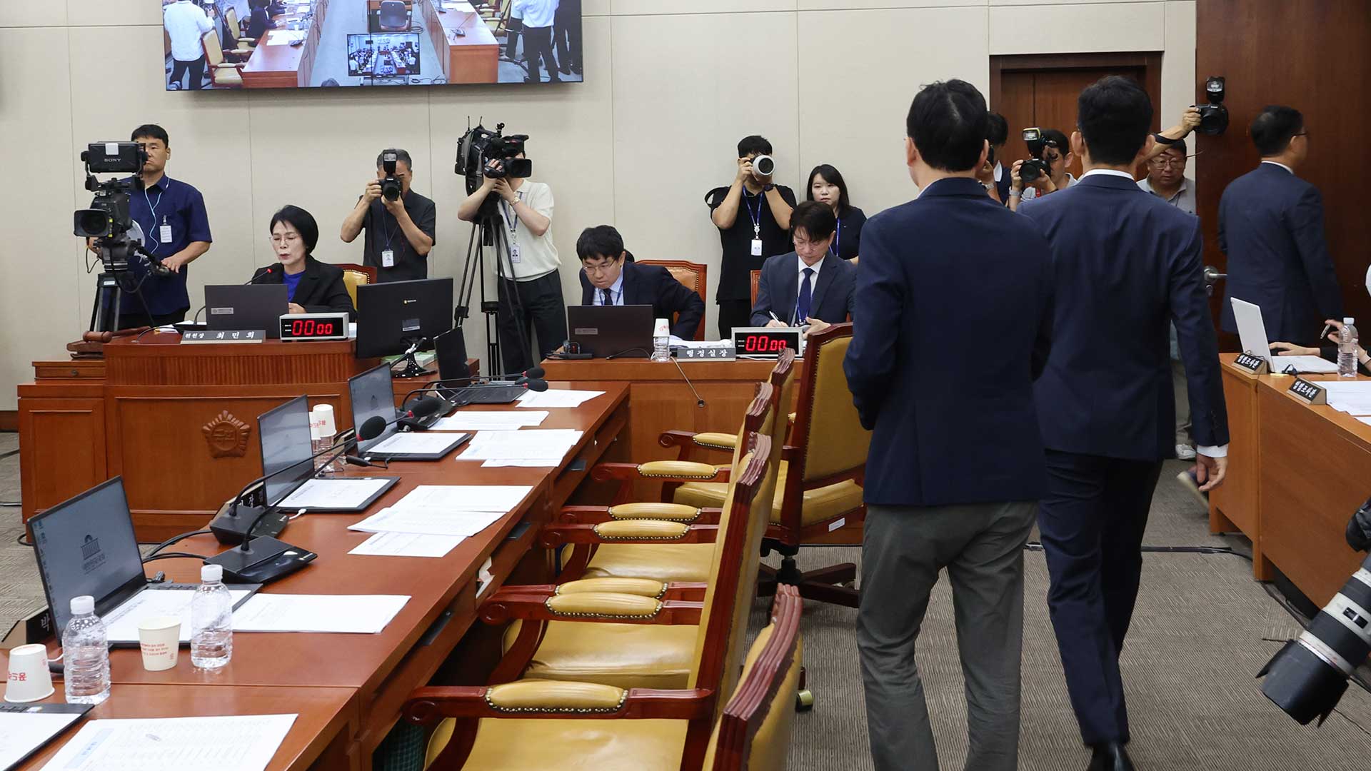 과방위 '방송장악 청문회' 파행‥국민의힘 "위법 청문회" 퇴장