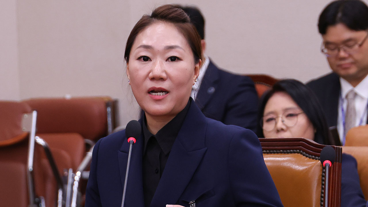 명태균 폭로자 강혜경 법사위 출석"'오빠' 윤석열 대통령이라 생각"명태균 폭로자 강혜경 법사위 출석"'오빠' 윤석열 대통령이라 생각"